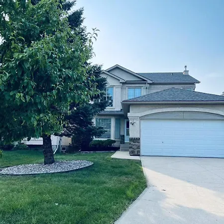 Bedrooms In Kenaston, Close To Walmart, Costco, Ikea, Outlet Winnipeg Exterior photo