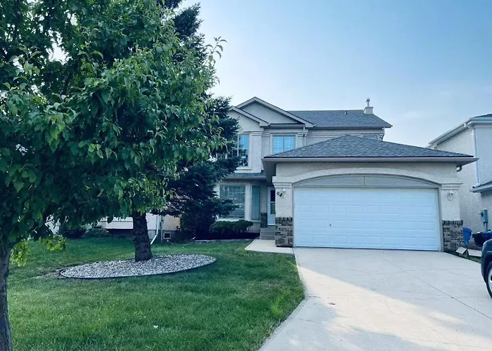 Bedrooms In Kenaston, Close To Walmart, Costco, Ikea, Outlet