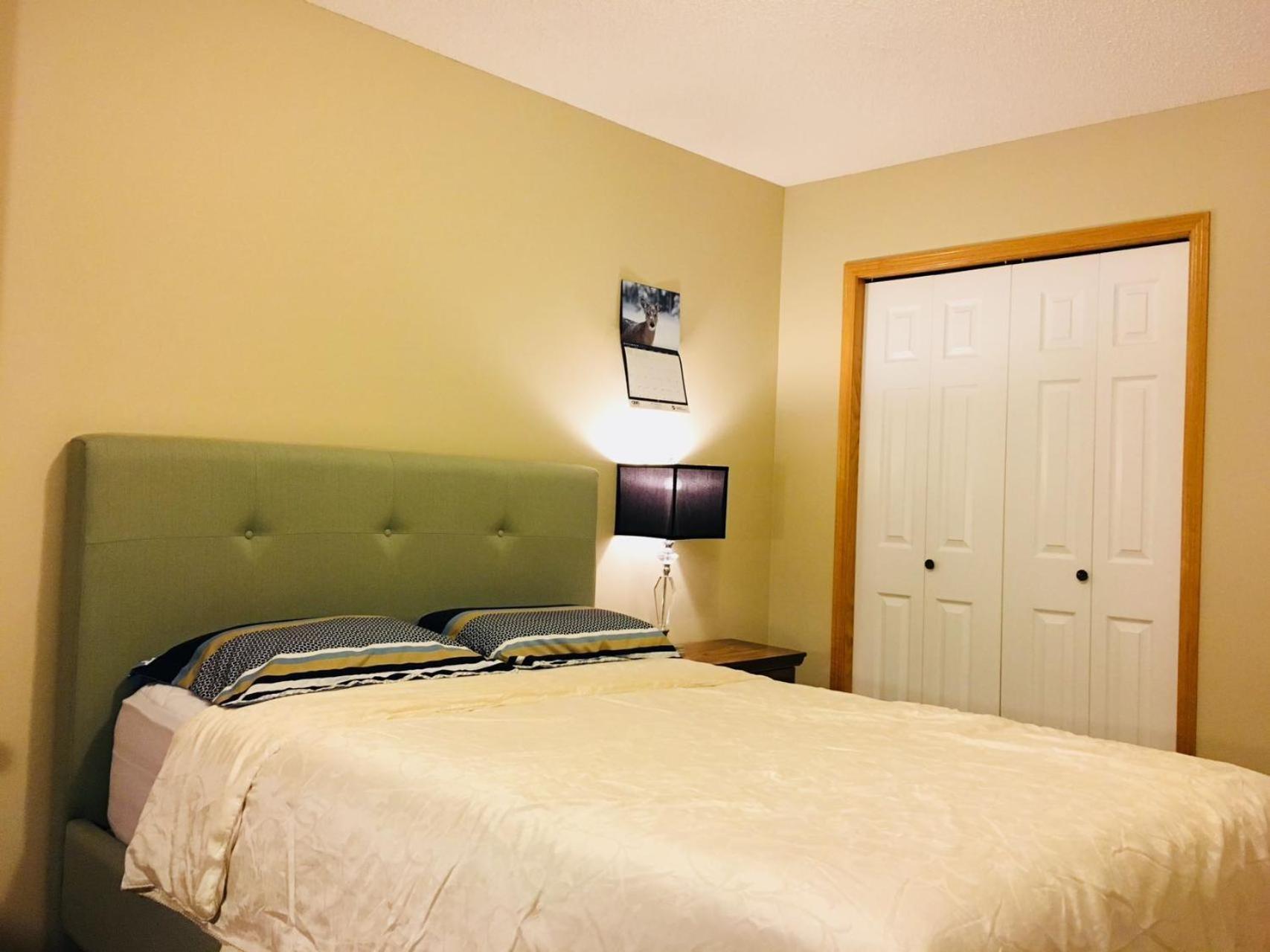 Bedrooms In Kenaston, Close To Walmart, Costco, Ikea, Outlet *